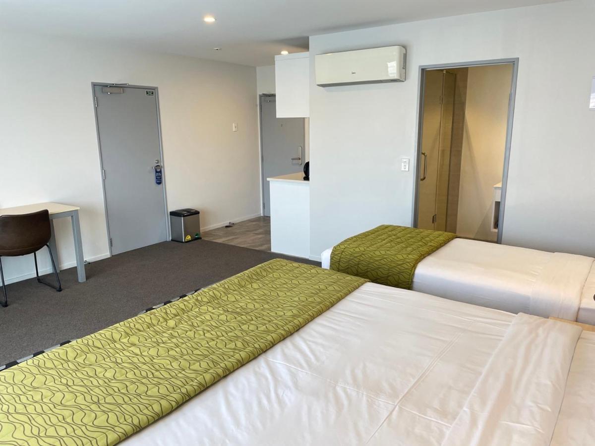 2 On Whiteleigh And 239 On Lincoln Motel Christchurch Exterior foto A typical studio apartment