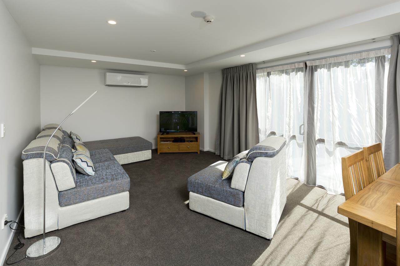 2 On Whiteleigh And 239 On Lincoln Motel Christchurch Exterior foto A typical apartment at the hotel